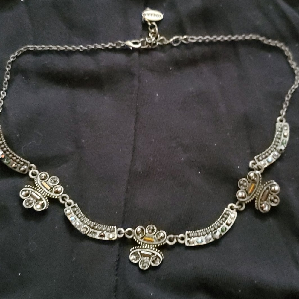 Vintage look necklace
